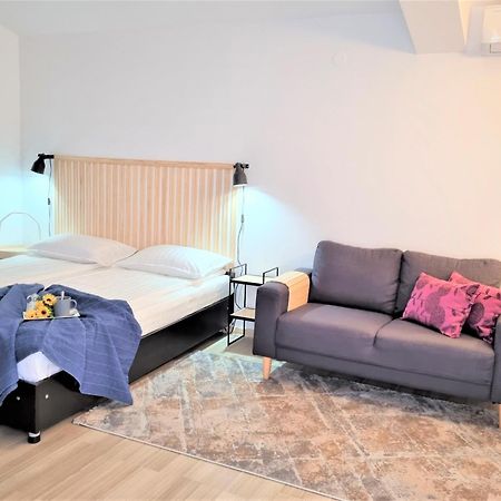 Casa Eladi Apartment เอโฟรีเอซูด ภายนอก รูปภาพ