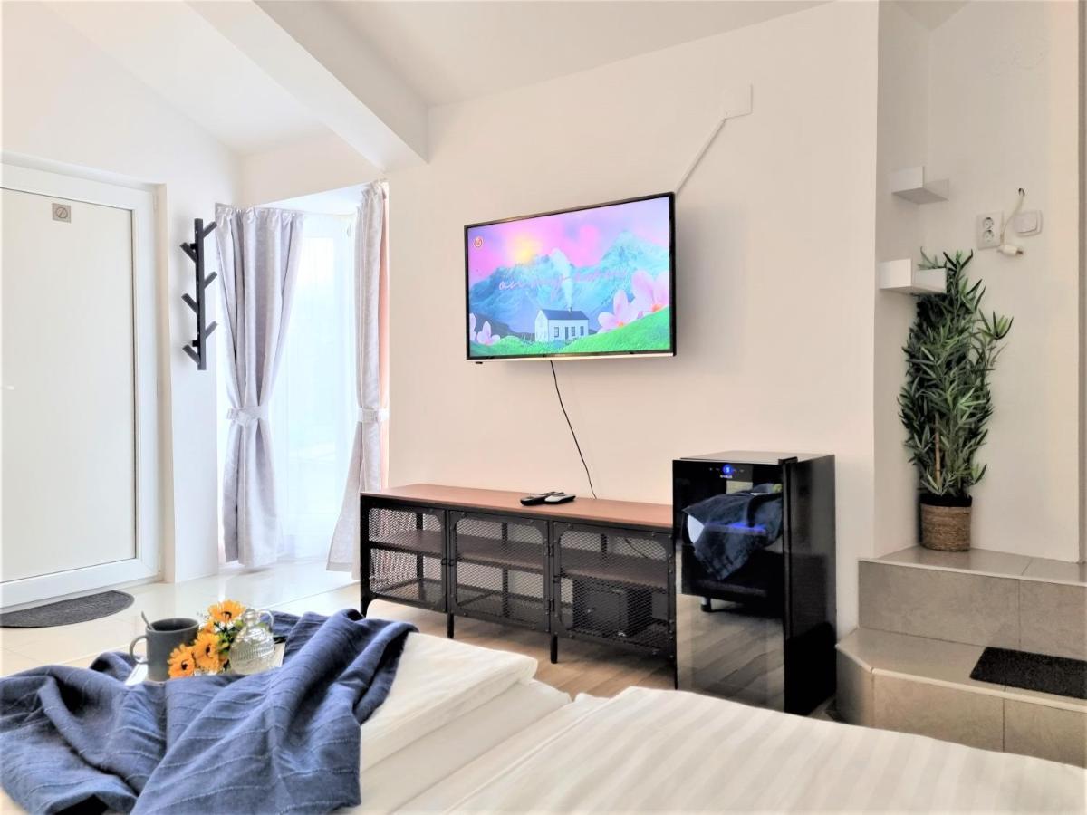 Casa Eladi Apartment เอโฟรีเอซูด ภายนอก รูปภาพ